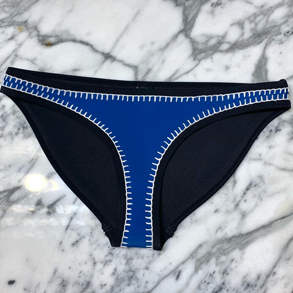 Triangl Farrah Crochet Bikini Bottoms - Picture 2 of 9